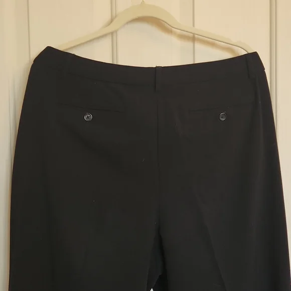 Women's 212 collection size 16 short - Picture 5 of 6